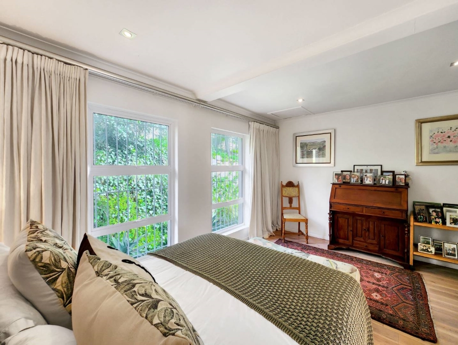 To Let 2 Bedroom Property for Rent in Green Point Western Cape